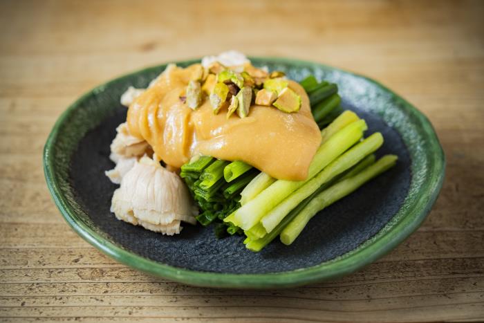 牛ミノのぬた和え ～『伊万里香ねぎ』とピスタチオ～